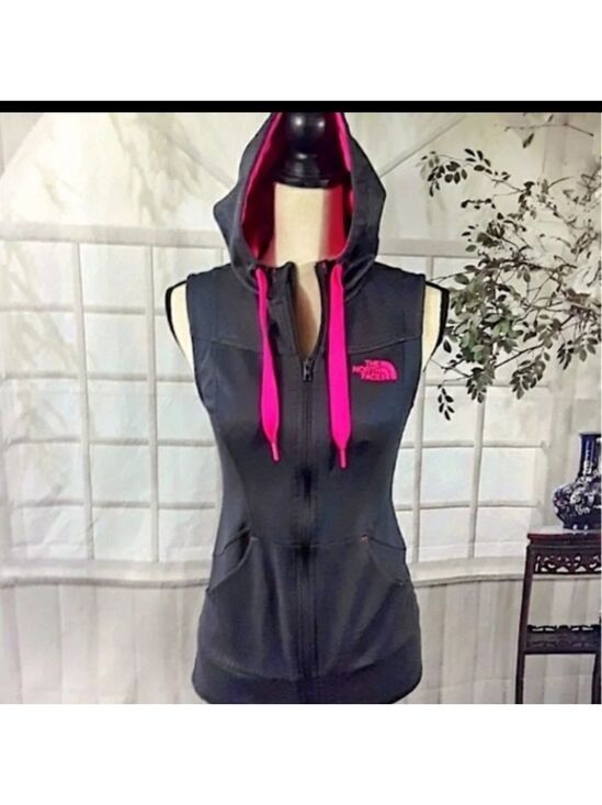 The North Face Jackets & Blazers - The North Face zip up hoodie vest